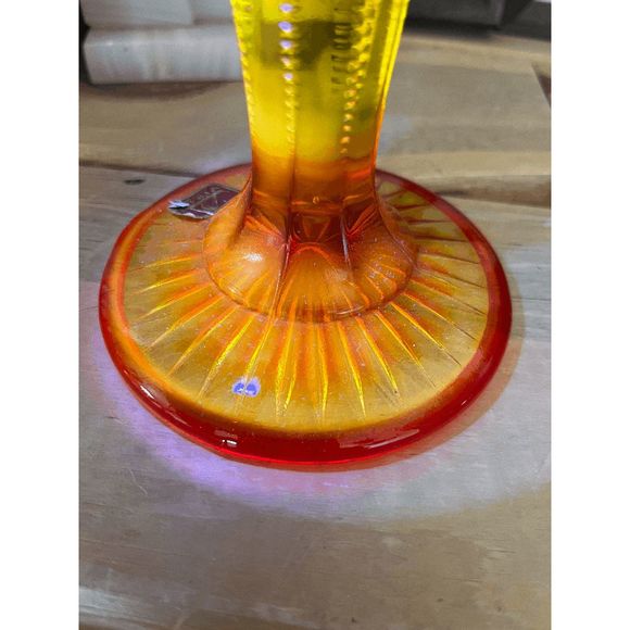 Two Vintage Viking Glass Amberina Bud Vase in Yesteryear Pattern Flared Scallope - Picture 5 of 9